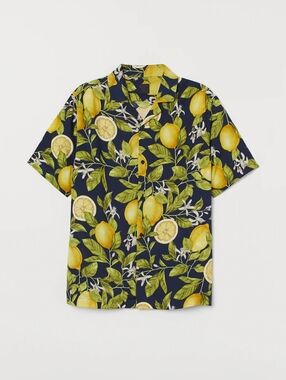 H&M Patterned Resort Shirt in a dark blue/lemons print